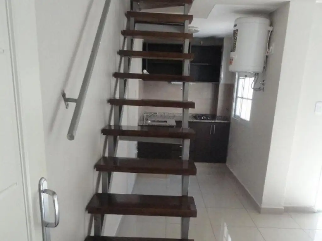 Foto de LUMINOSO DÚPLEX DE 1 DORMITORIO - CÉNTRICO, imagen 4