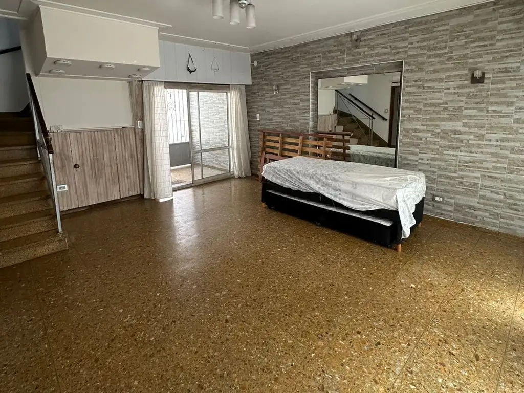 Foto de EXCELENTE PH 4AMB. "TIPO CASA" 198m2tot. PATIO/PARRILLA/TERRAZA/GARAGE, imagen 4