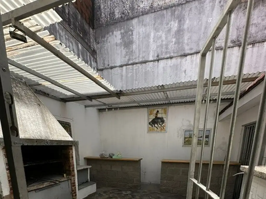Foto de EXCELENTE PH 4AMB. "TIPO CASA" 198m2tot. PATIO/PARRILLA/TERRAZA/GARAGE, imagen 5