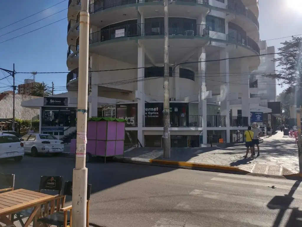 Foto de Local cèntrico en Alquiler, imagen 1