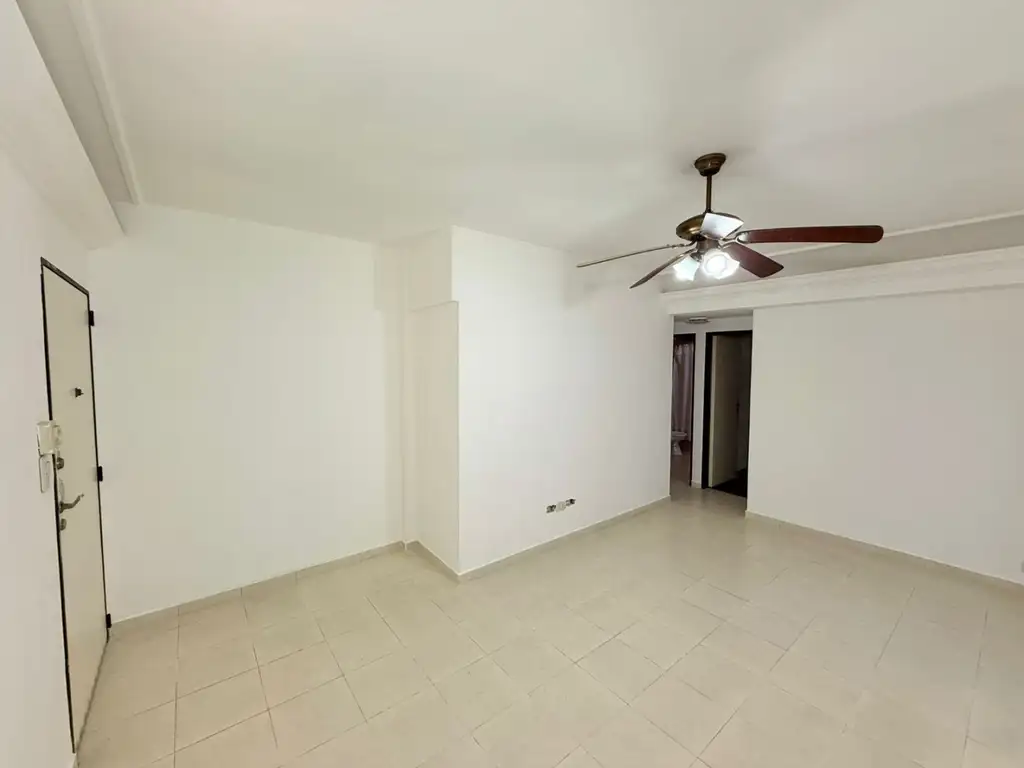 Foto de VENTA DEPARTAMENTO 2 AMBIENTES CON PATIO BARRACAS, imagen 5