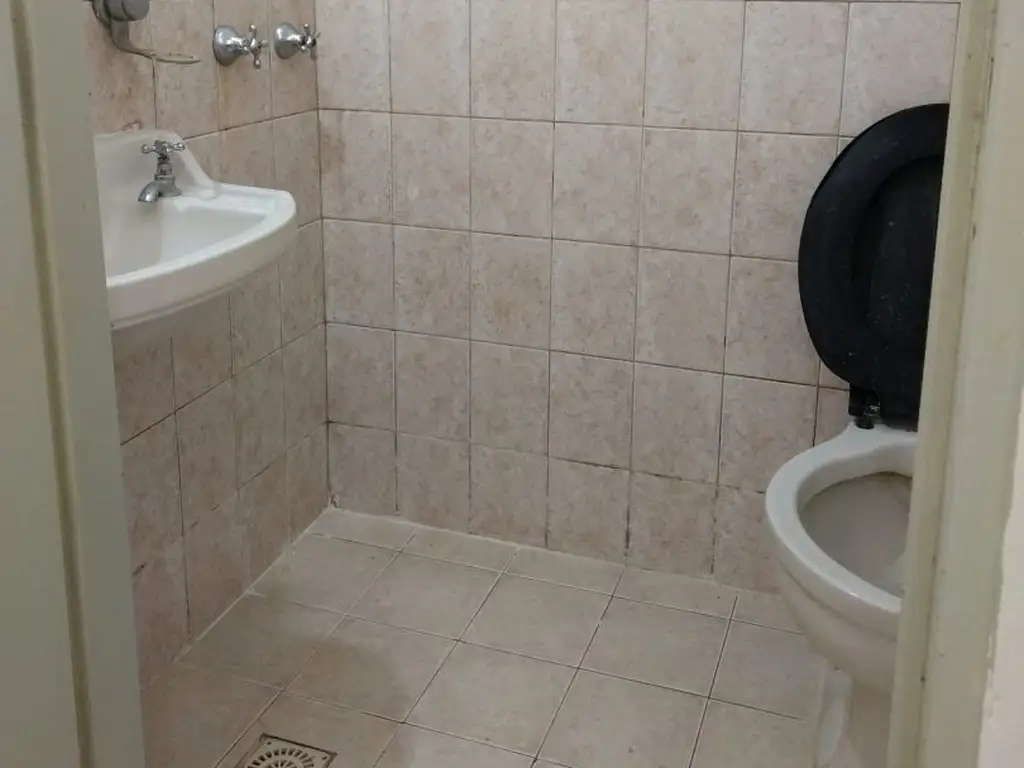 Foto de Alquiler de Departamento MONOAMBIENTE en Ciudadela, Tres de, imagen 5
