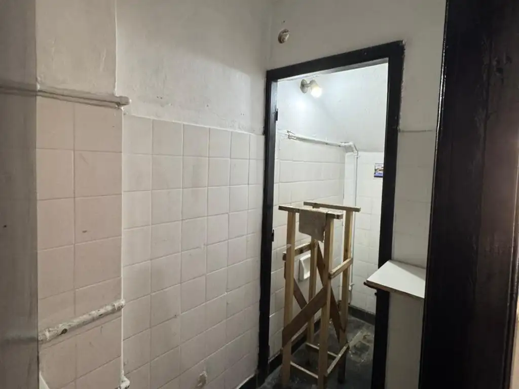 Foto de LOCAL EN PLENO CENTRO DE SOURIGUES $700.000, imagen 4