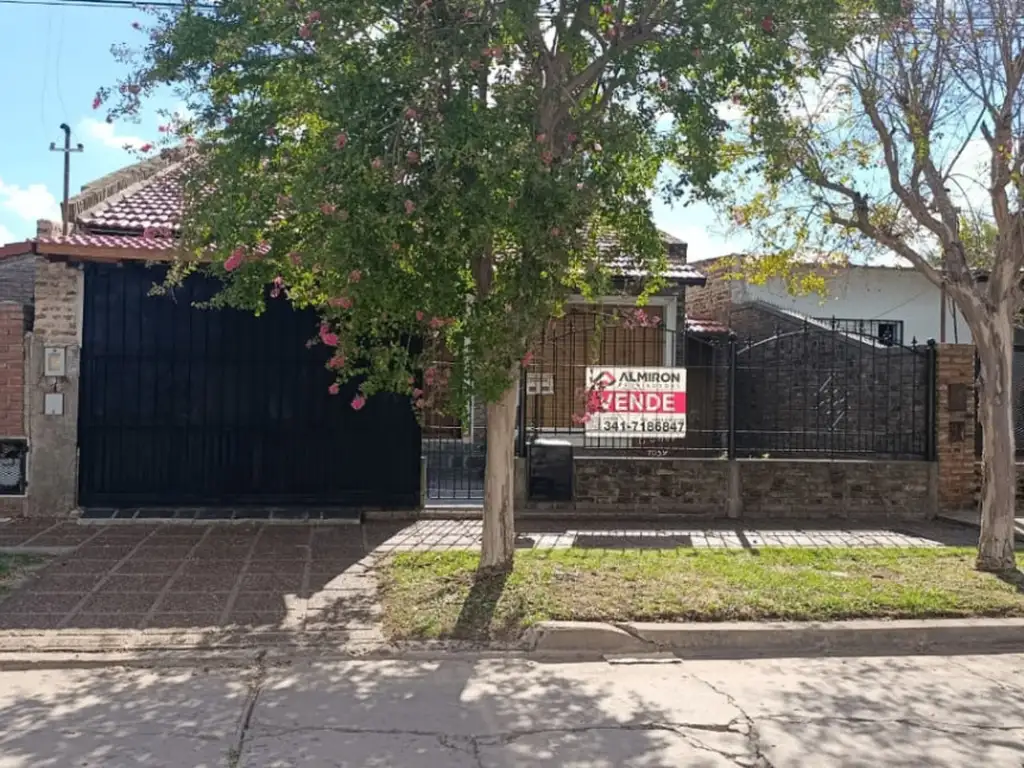 Foto de Venta | Casa | 3 Dormitorios | Apta crédito | Cap. Bermúdez | Bo. Villa, imagen 2