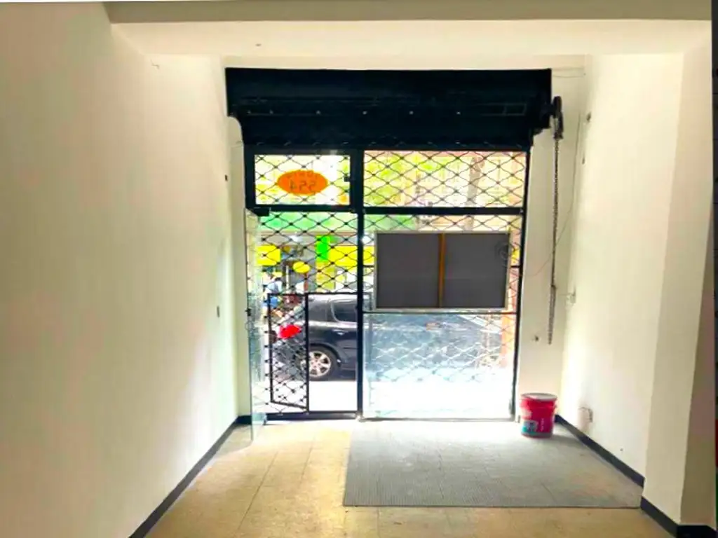 Foto de Junin al 500 - Local comercial en alquiler., imagen 2
