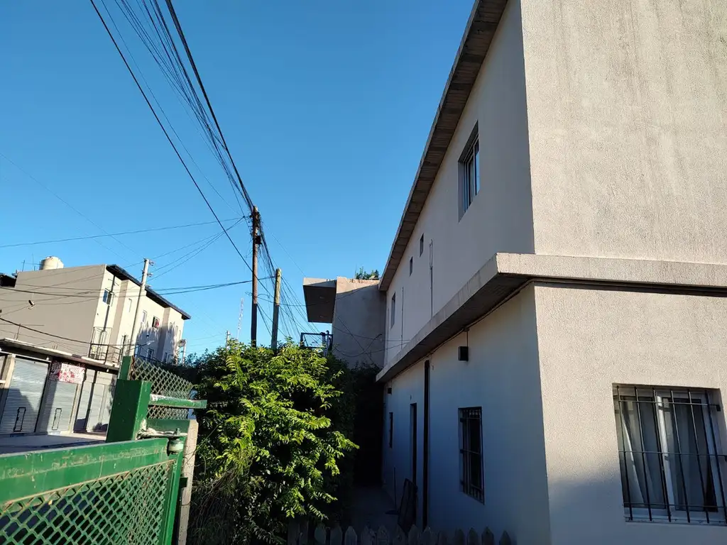 Foto de Dos ambientes en alquiler c/ patio y cochera, imagen 2