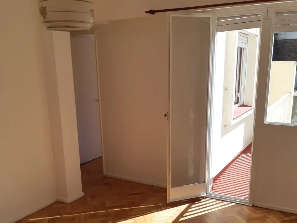 Foto de Departamento en venta de tres ambientes en Caballito, imagen 2