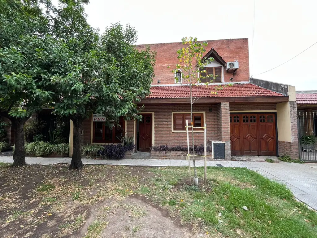 Foto de Excelente casa 4 amb. con patio y quincho - VENTA, imagen 4