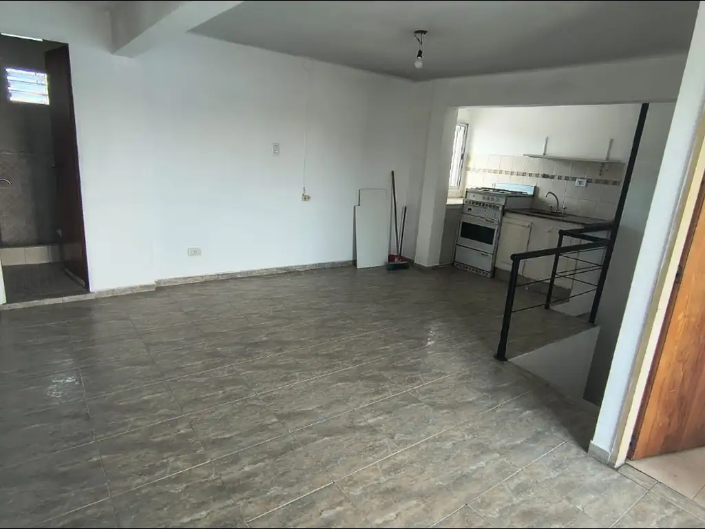 Foto de EXCELENTE DEPARTAMENTO DE 2 AMBIENTES AL FRENTE, imagen 4
