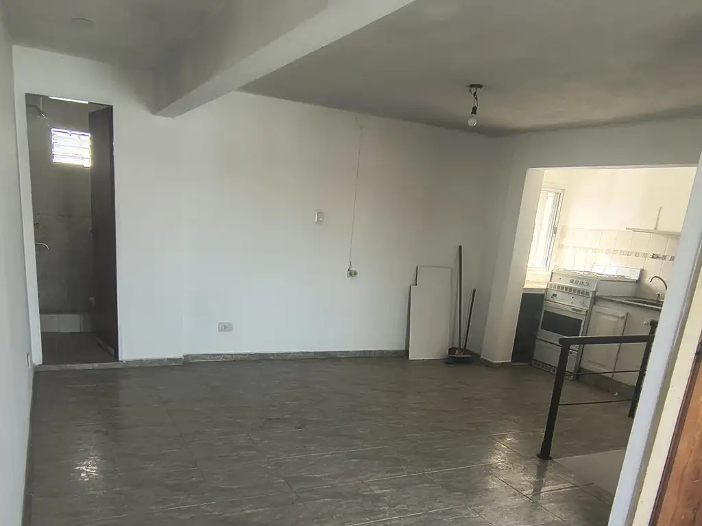 Foto de EXCELENTE DEPARTAMENTO DE 2 AMBIENTES AL FRENTE, imagen 5