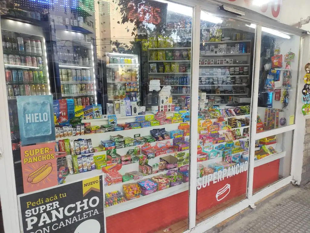Foto de Fondo de comercio en venta, Excelente Maxikiosco en Caballito Av, imagen 2