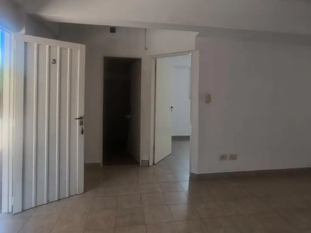 Foto de DEPARTAMENTO DE 1 DORMITORIO B° MIGUEL LANÚS PB, imagen 3