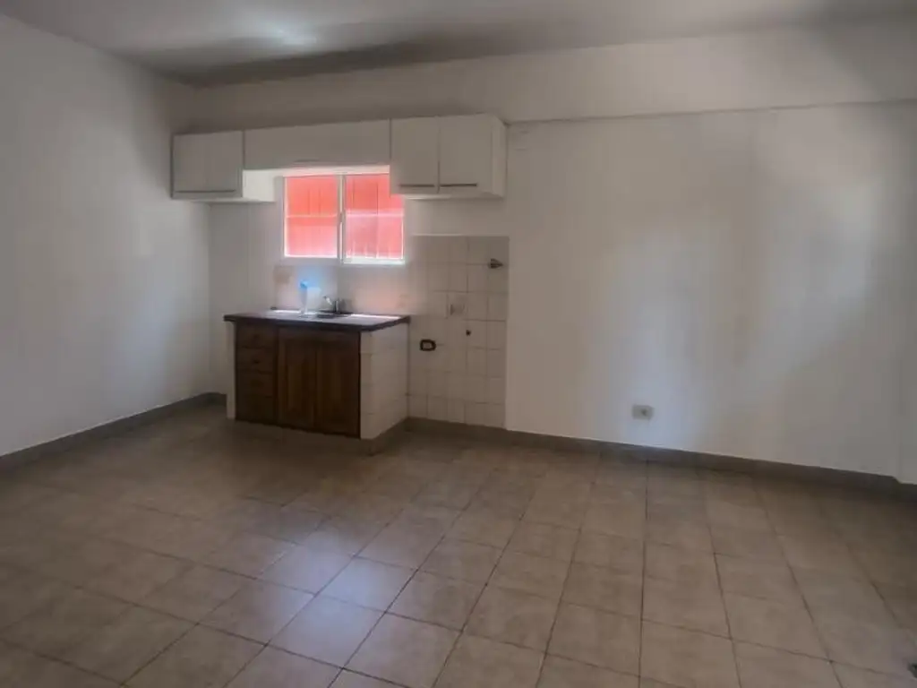 Foto de DEPARTAMENTO DE 1 DORMITORIO B° MIGUEL LANÚS PB, imagen 4