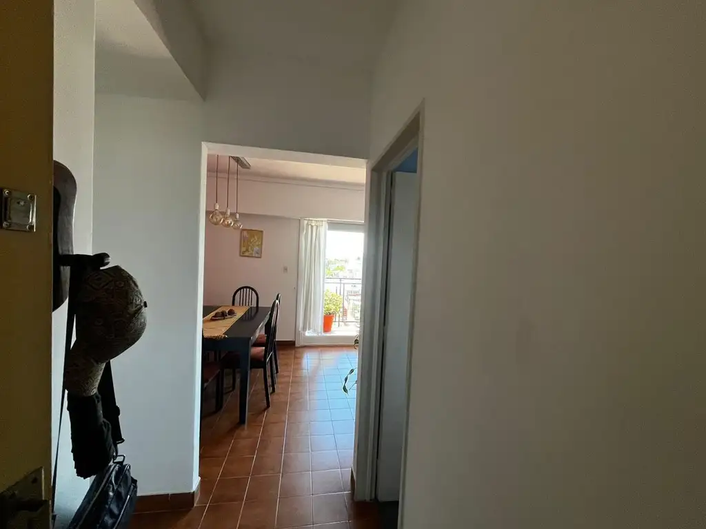 Foto de Excelente departamento 3 ambientes al frente c/cochera, imagen 2