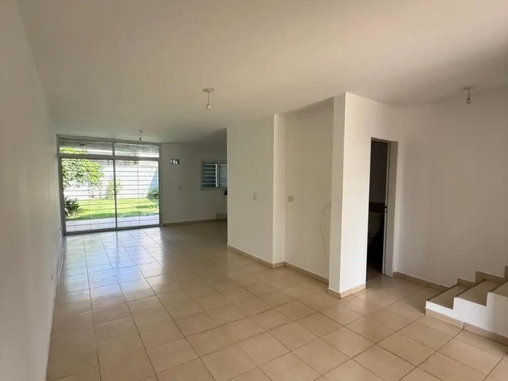 Foto de ALQUILO DUPLEX 3 DORM. EN B° NUEVO URCA, imagen 1