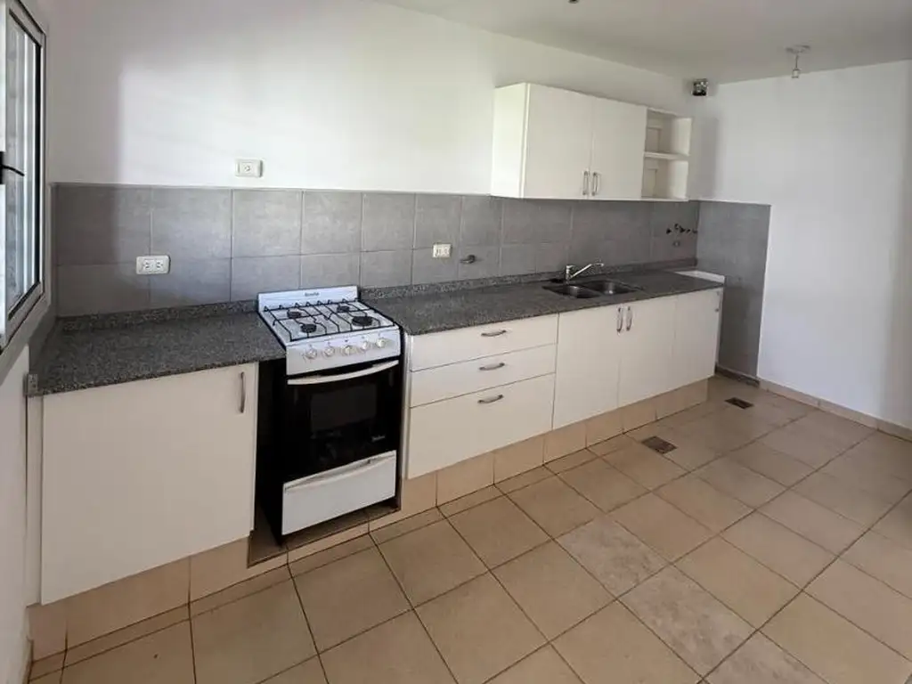 Foto de ALQUILO DUPLEX 3 DORM. EN B° NUEVO URCA, imagen 2