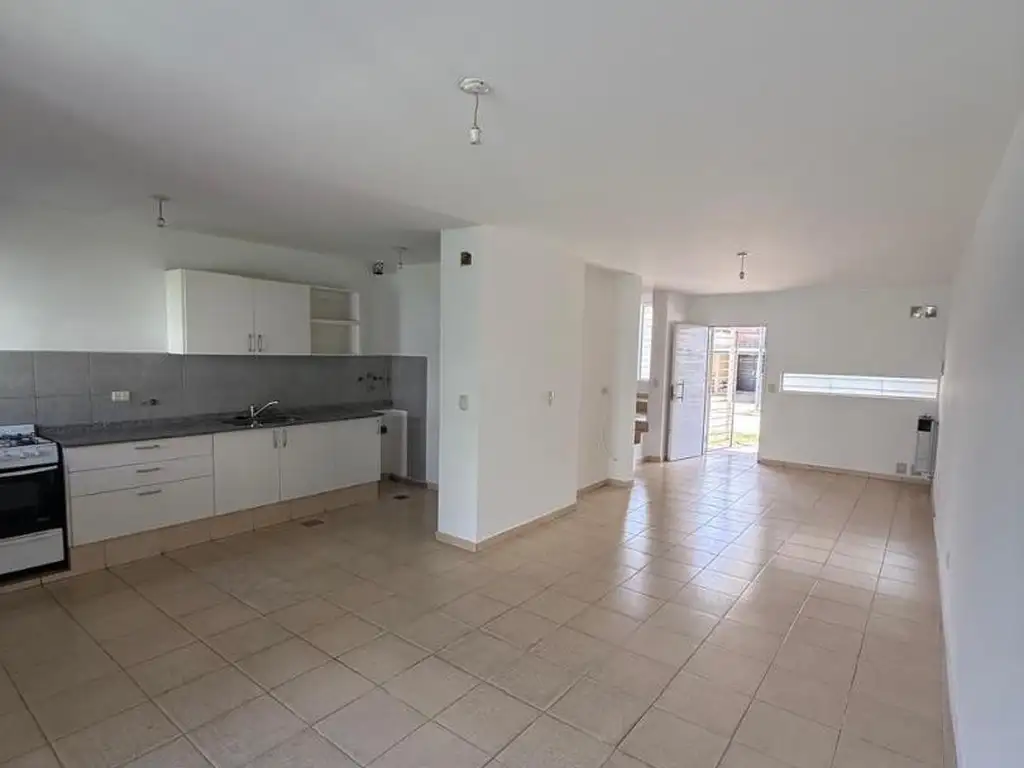 Foto de ALQUILO DUPLEX 3 DORM. EN B° NUEVO URCA, imagen 4