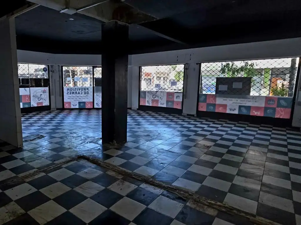 Foto de Local comercial en esquina MUNRO, imagen 4