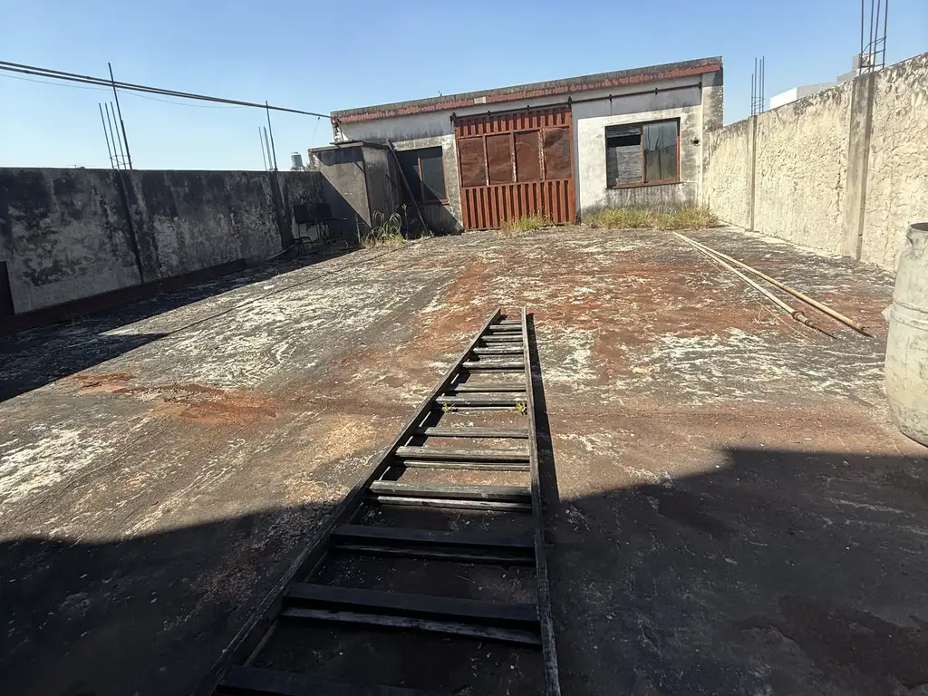 Foto de Excelente Galpón lote propio de 600m2 en alquiler en Tablada, imagen 5