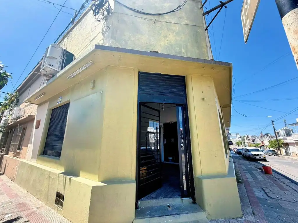 Foto de Local en esquina próximo al centro, imagen 1