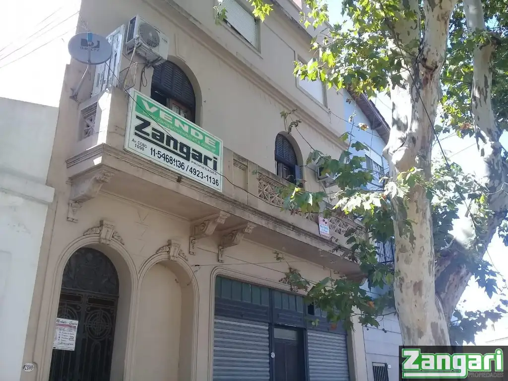 Foto de PH 2 Y MEDIO AMBIENTES FRENTE BALCON Y PATIO MTS AV COBO-POMPEYA, imagen 1