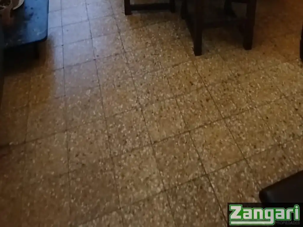 Foto de PH 2 Y MEDIO AMBIENTES FRENTE BALCON Y PATIO MTS AV COBO-POMPEYA, imagen 3