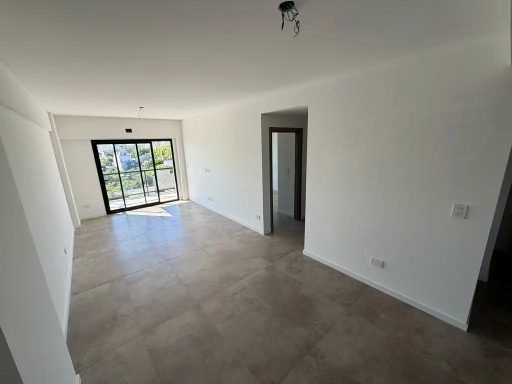 Foto de SEMIPISO 2 AMBIENTES A ESTRENAR AL FRENTE CON BALCÓN CORRIDO, imagen 4