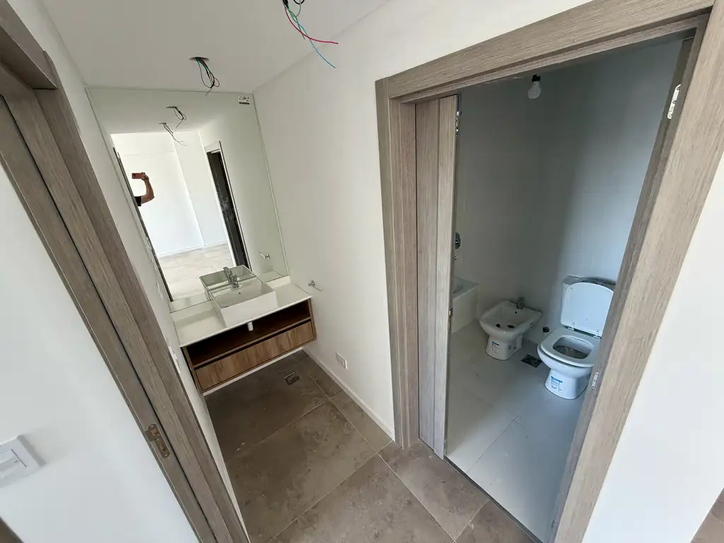 Foto de SEMIPISO 2 AMBIENTES A ESTRENAR AL FRENTE CON BALCÓN CORRIDO, imagen 3