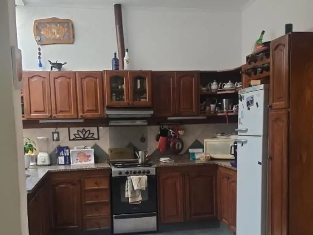Foto de Casa 4 Amb en Hurlingham con Pileta, Parrilla y Cochera, imagen 1