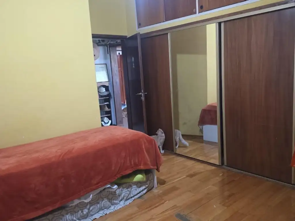 Foto de Casa 4 Amb en Hurlingham con Pileta, Parrilla y Cochera, imagen 4