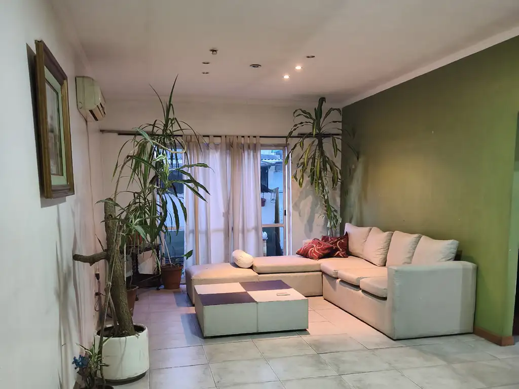 Foto de CONSULTORIOS / OFICINAS (7) + DEPARTAMENTO 2 AMBIENTES 9 de Julio 223, imagen 1