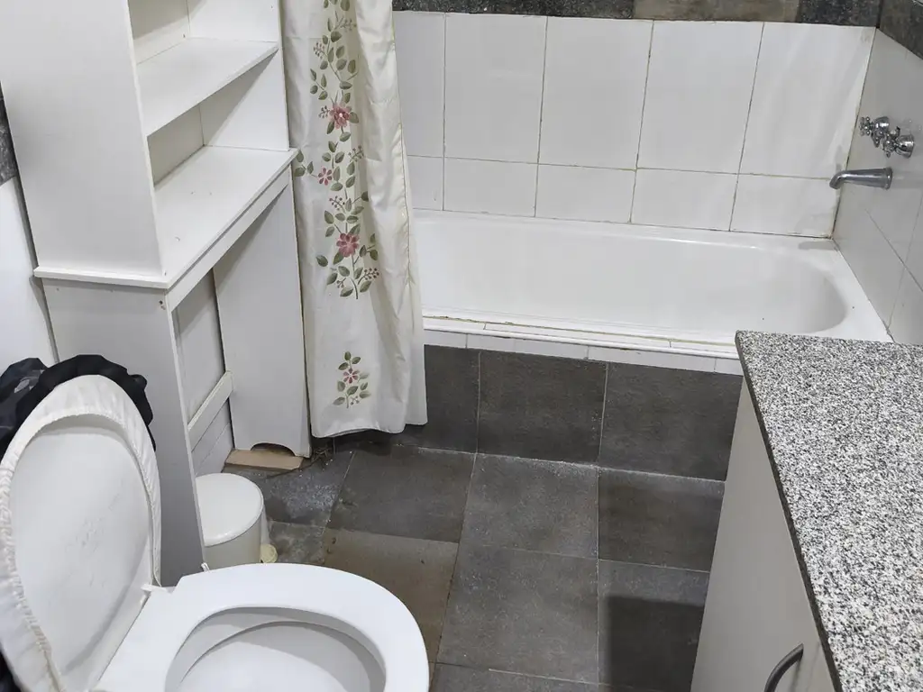 Foto de CONSULTORIOS / OFICINAS (7) + DEPARTAMENTO 2 AMBIENTES 9 de Julio 223, imagen 2
