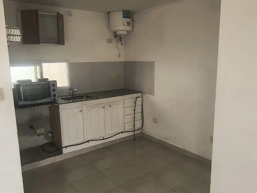 Foto de DEPARTAMENTO DE 3 AMBIENTES AL FRENTE SIN EXPENSAS, imagen 3