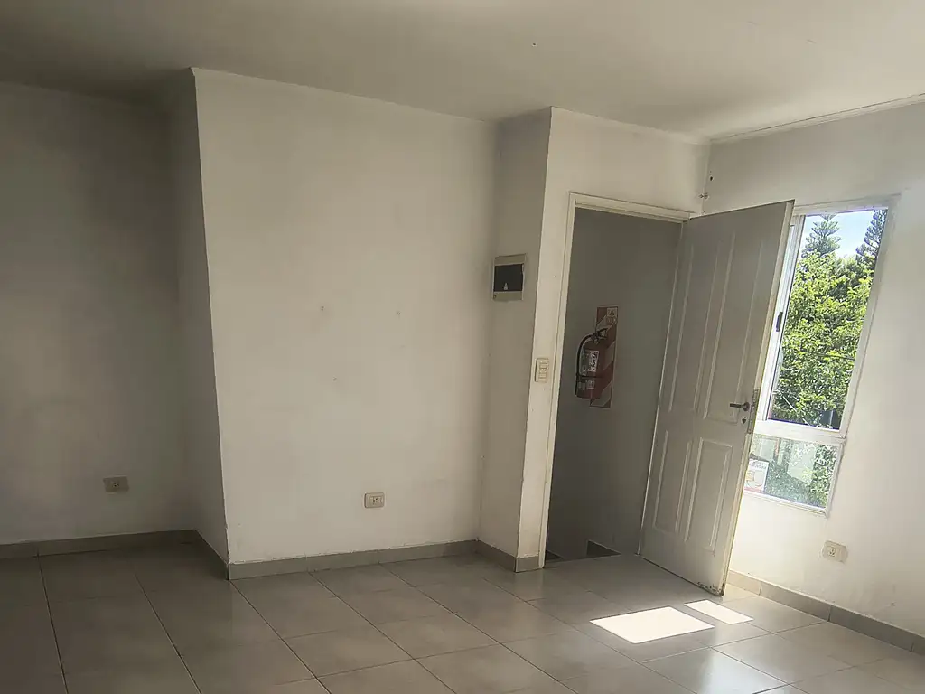 Foto de DEPARTAMENTO DE 3 AMBIENTES AL FRENTE SIN EXPENSAS, imagen 4