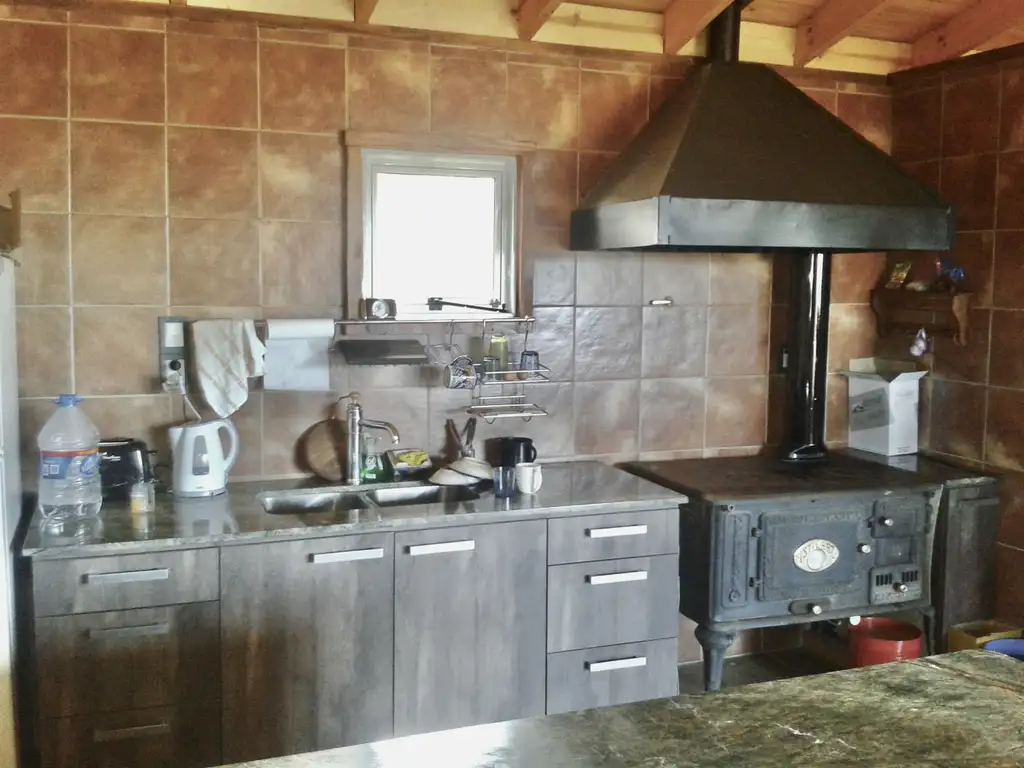 Foto de Hermosa casa PH de tres ambientes, con entrada pasante de auto, cochera, imagen 3