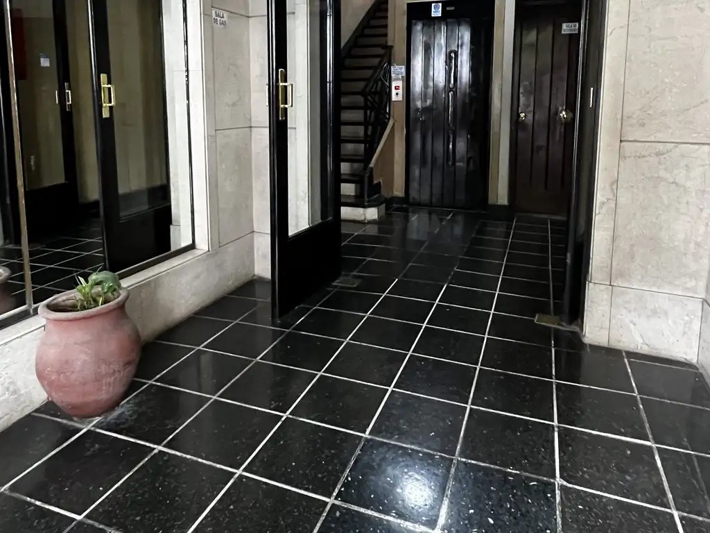 Foto de Departamento en alquiler en Flores. Sobre Avenida, imagen 1