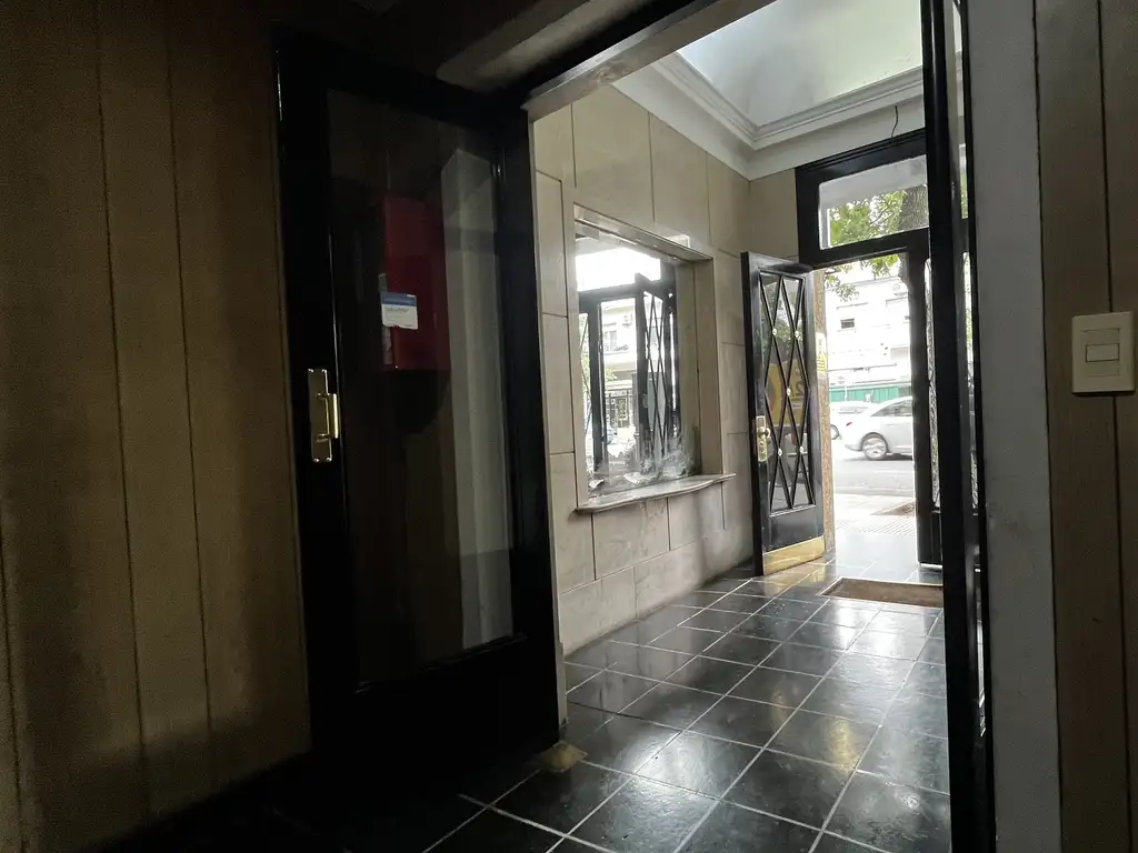 Foto de Departamento en alquiler en Flores. Sobre Avenida, imagen 3