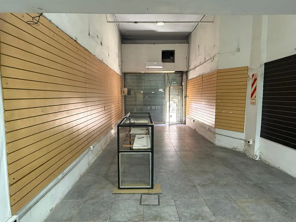 Foto de Local en Alquiler de 85m² sin Expensas, imagen 3