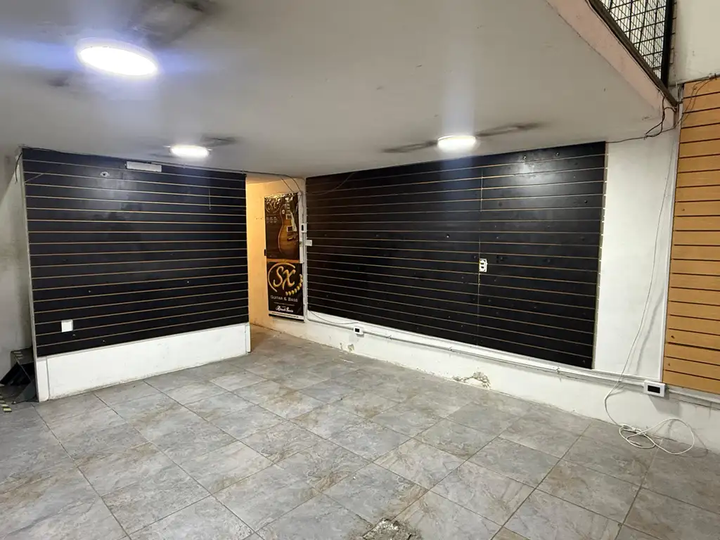 Foto de Local en Alquiler de 85m² sin Expensas, imagen 2