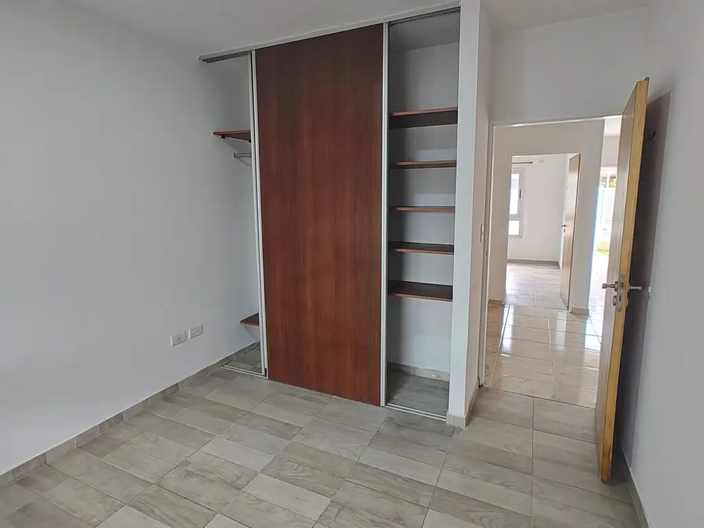 Foto de Casa en alquiler en Merlo Sur, imagen 2