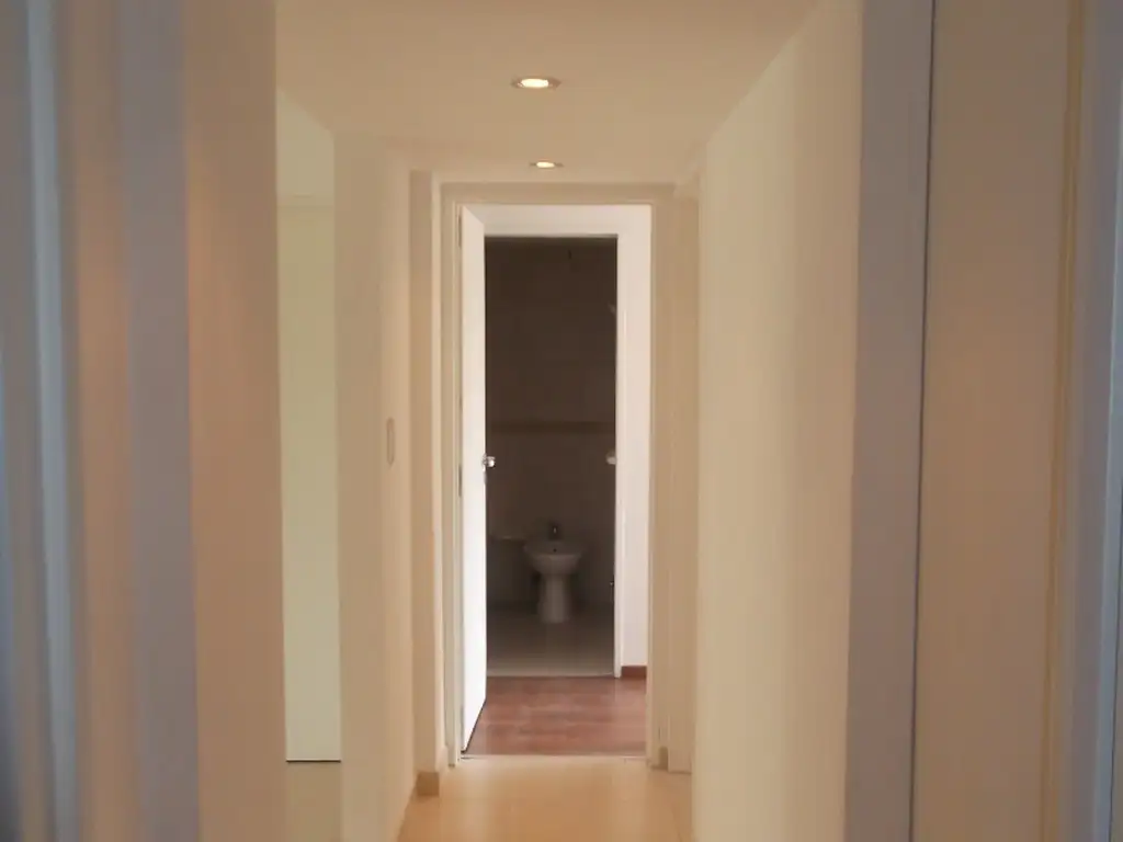 Foto de 4 AMBIENTES - PLANTA BAJA FRENTE APTO COMECIAL / VIVIENDA, imagen 5