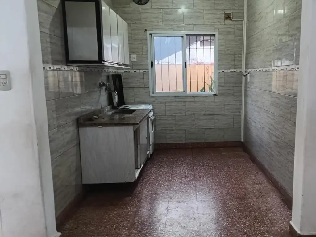 Foto de Muy buen departamento al fondo, imagen 4