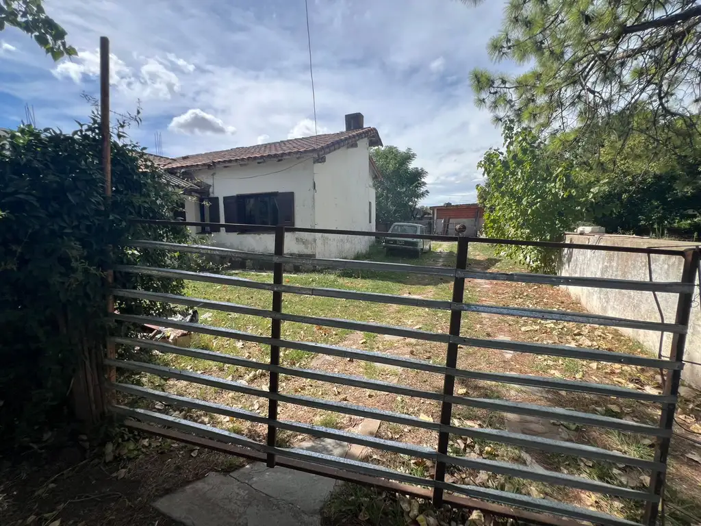 Foto de OPORTUNIDAD! CASA, A RECONSTRUIR, SOBRE LA AVENIDA PRINCIPAL EN VENTA, imagen 2