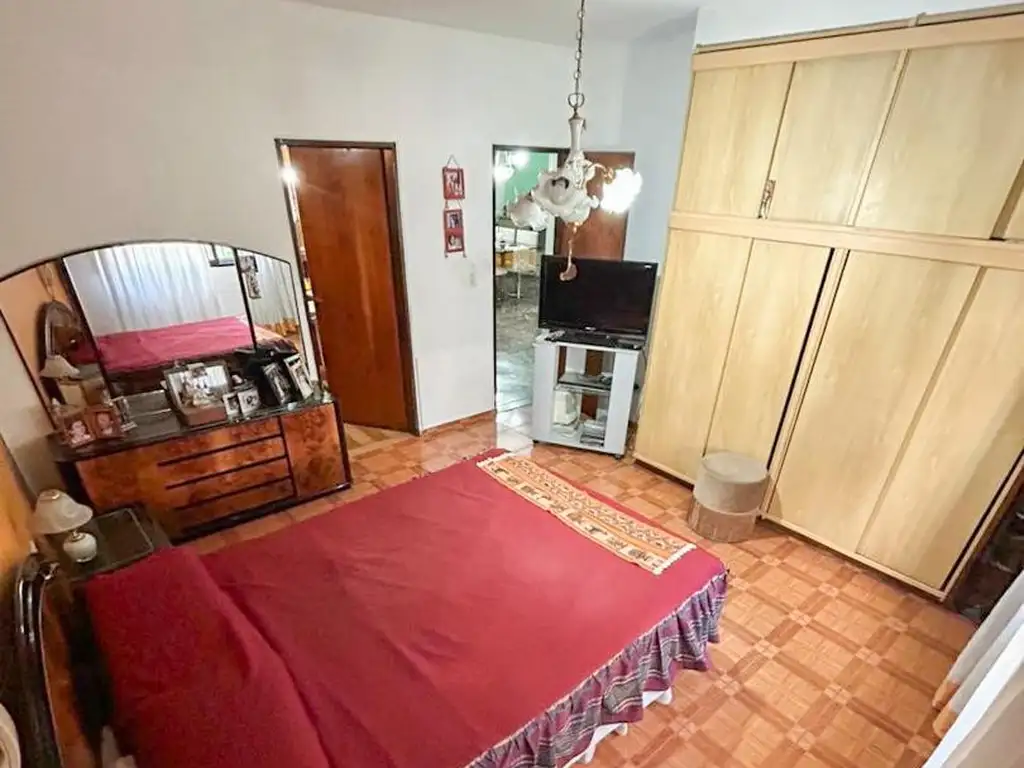 Foto de Casa de 4 ambientes con patio, quincho, terraza y cochera., imagen 5