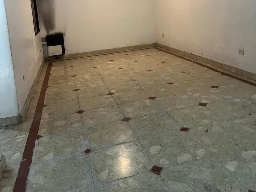 Foto de VENDO CASA 5 AMBIENTES EN LINIERS CON GARAGE PATIO Y PARRILLA, imagen 3
