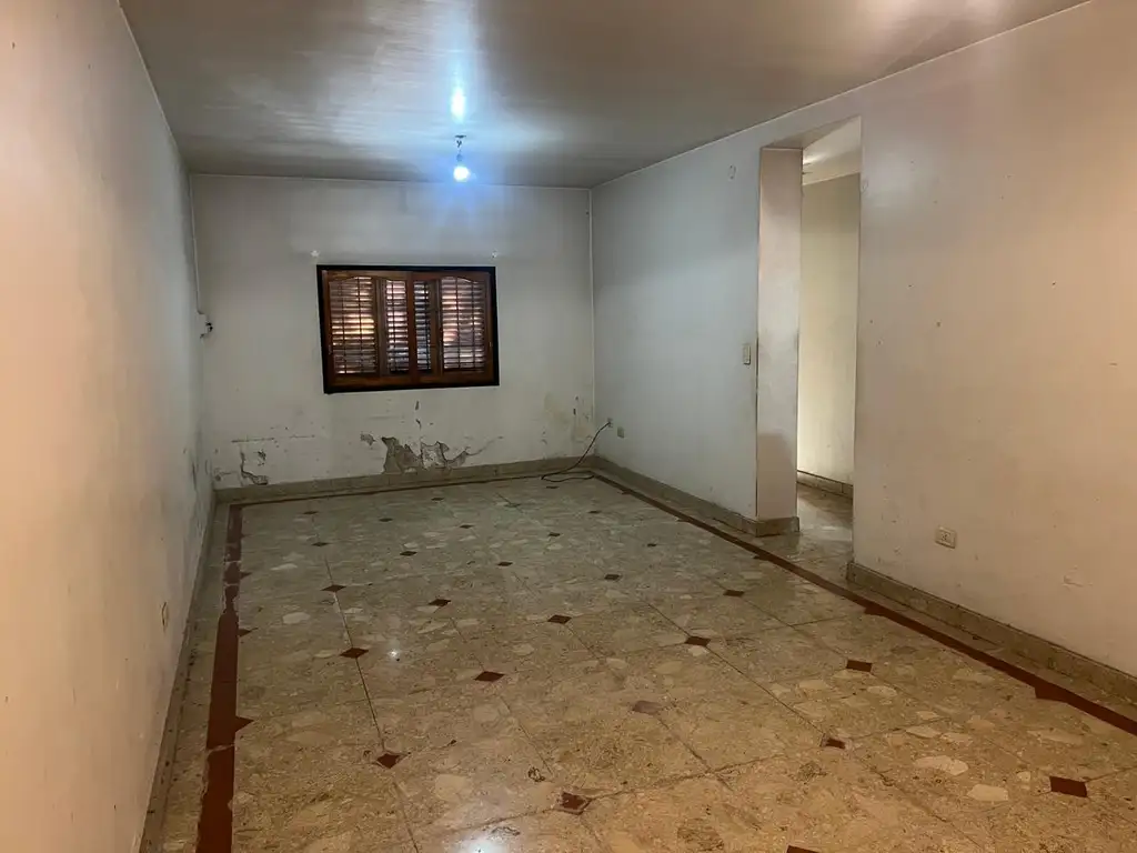 Foto de VENDO CASA 5 AMBIENTES EN LINIERS CON GARAGE PATIO Y PARRILLA, imagen 4