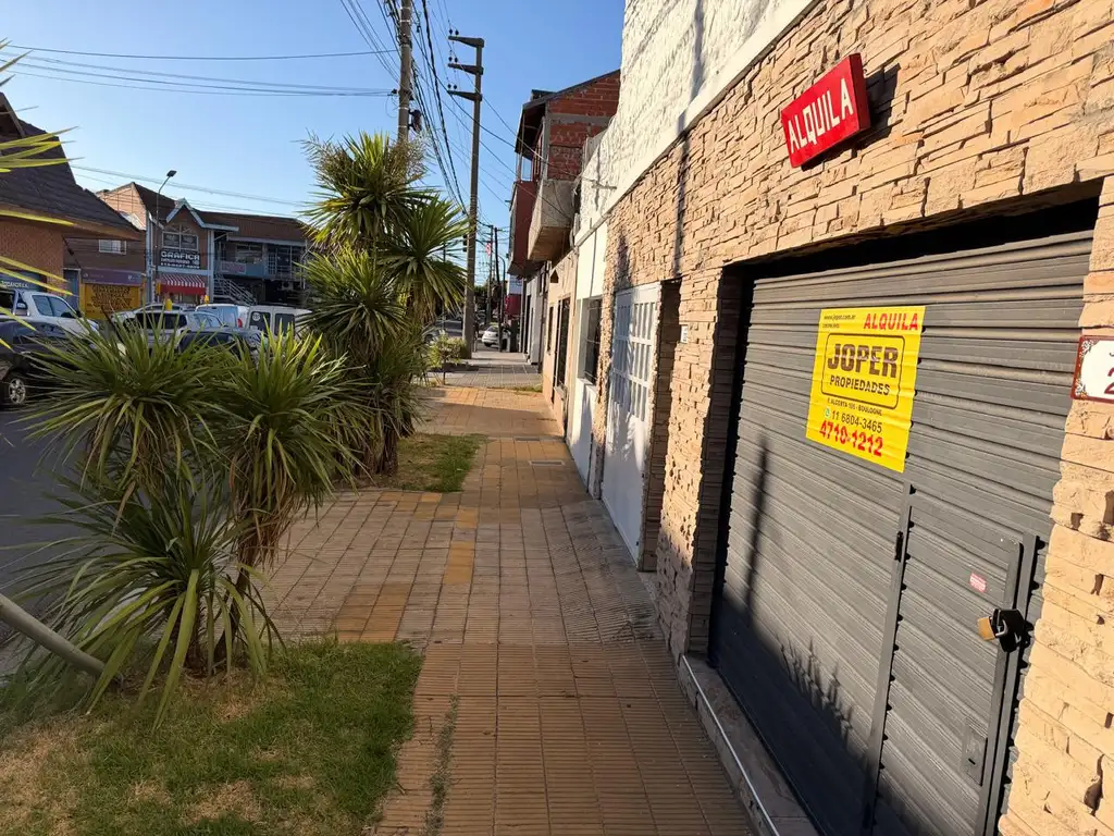 Foto de LOCAL COMERCIAL A METROS A AV. AVELINO ROLON, imagen 2