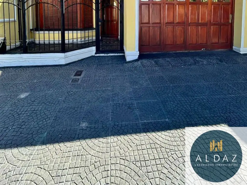 Foto de Casa en alquiler c/ cochera en Punta Alta, imagen 1