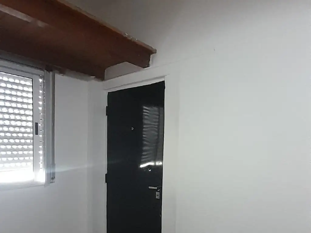Foto de BARBARO FARIAS ALQUILA MONO AMB., imagen 2
