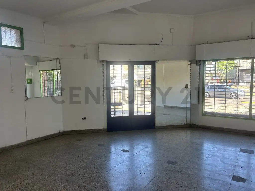 Foto de ALQUILER LOCAL COMERCIAL 44 ESQ 139, imagen 3